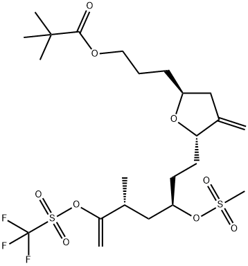 3-((2S,5S)-5-((3R,5R)-5-metyl-3-((metylsulfonyl)oxi)-6-(((trifluormetyl)sulfonyl)oxi)hept-6-en-1- yl)-4-metylentetrahydrofuran-2-yl)propylpivalat