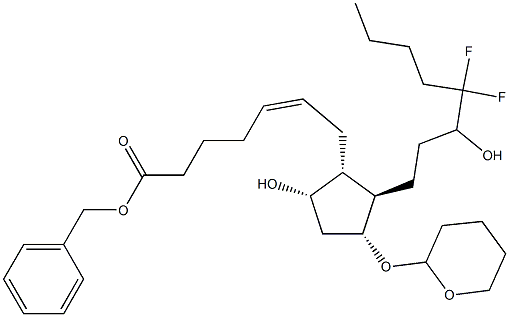 Bensyl (Z)-7-[(lR,2R,3R,5S)-2-(4,4-difluoro-3-hydroxioktyl)-5-hydroxi-3-[(tetrahydro-2H-pyran-2-yl) oxi]cyklopentyl]hept-5-enoat